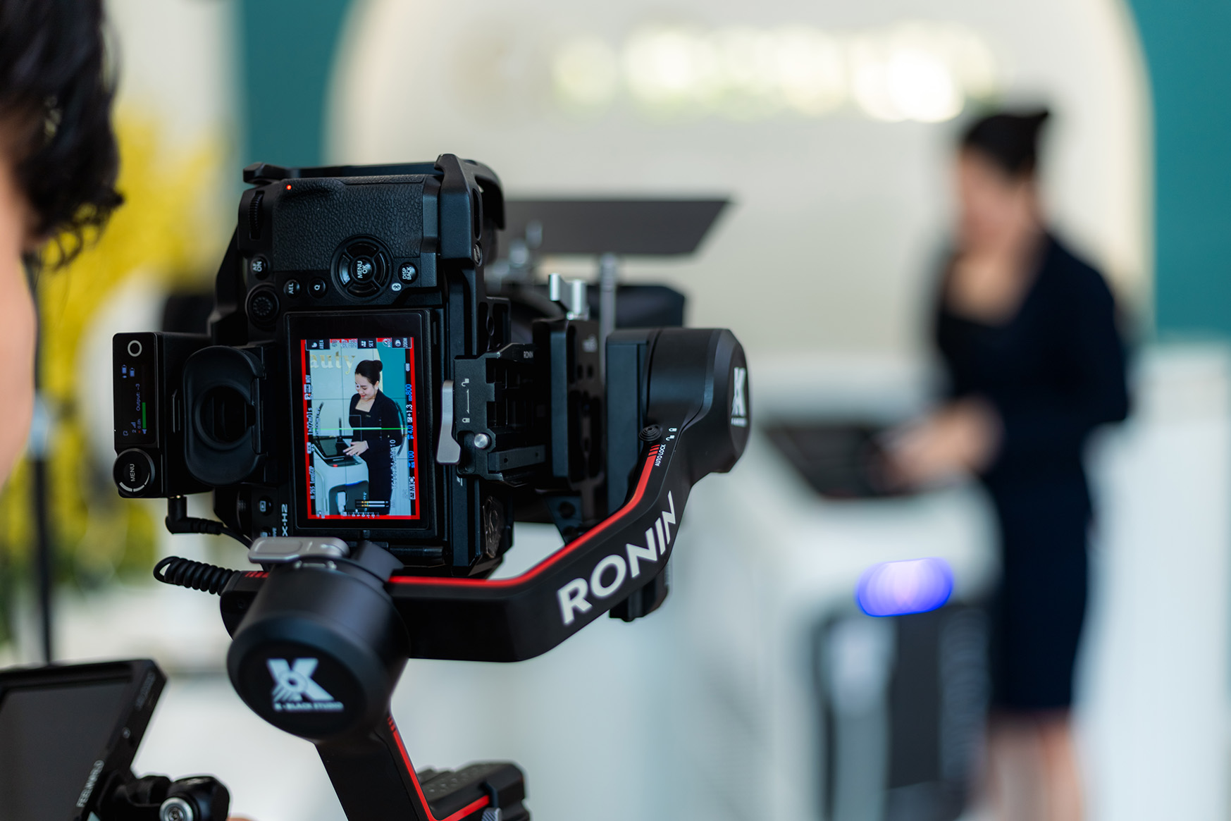 Cameraman theo giờ